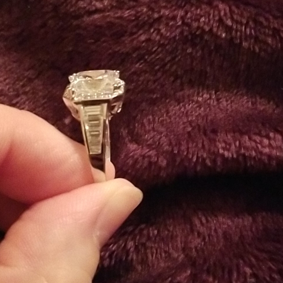 Ring - Picture 2 of 4